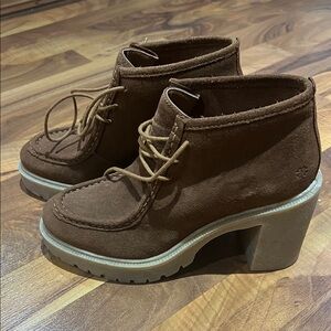 Lucky Brand Chukka Boots in Brown Suede